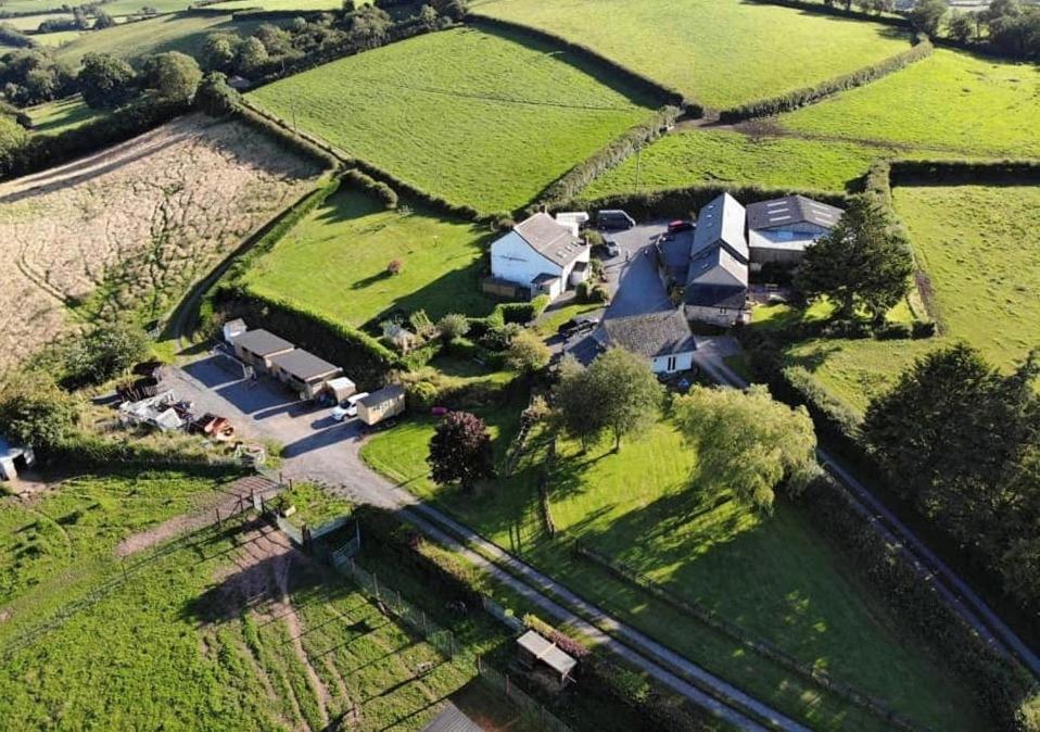 The Reindeer Retreat Buttercup Twin Hotell Kidwelly Exteriör bild